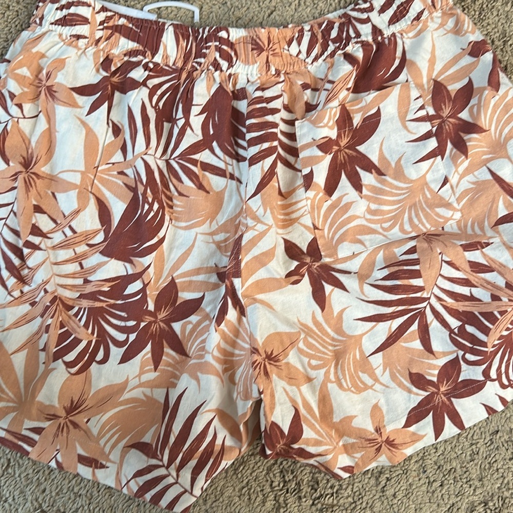 Coastal Comfort Pink Tropical Print Linen Blend Shorts - Picture 6 of 7